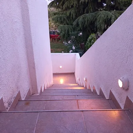 Elia Ofrynion Orfánion