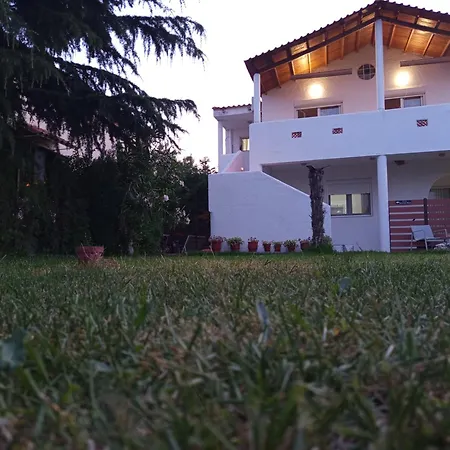 Holiday home Elia Ofrynion