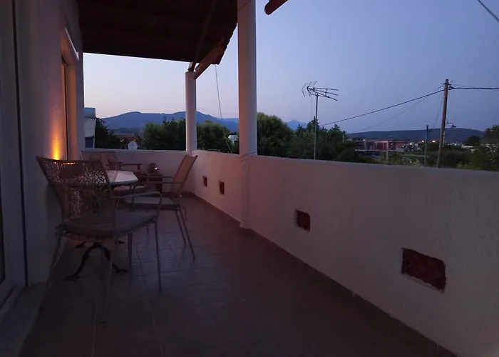 Elia Ofrynion Hébergement de vacances *